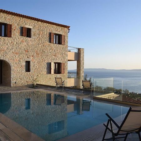 Villa Dafni - Infinite Sea Vistas With Private Pool Kalamata Eksteriør billede