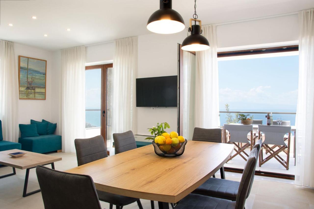 Villa Dafni - Infinite Sea Vistas With Private Pool Kalamata Eksteriør billede