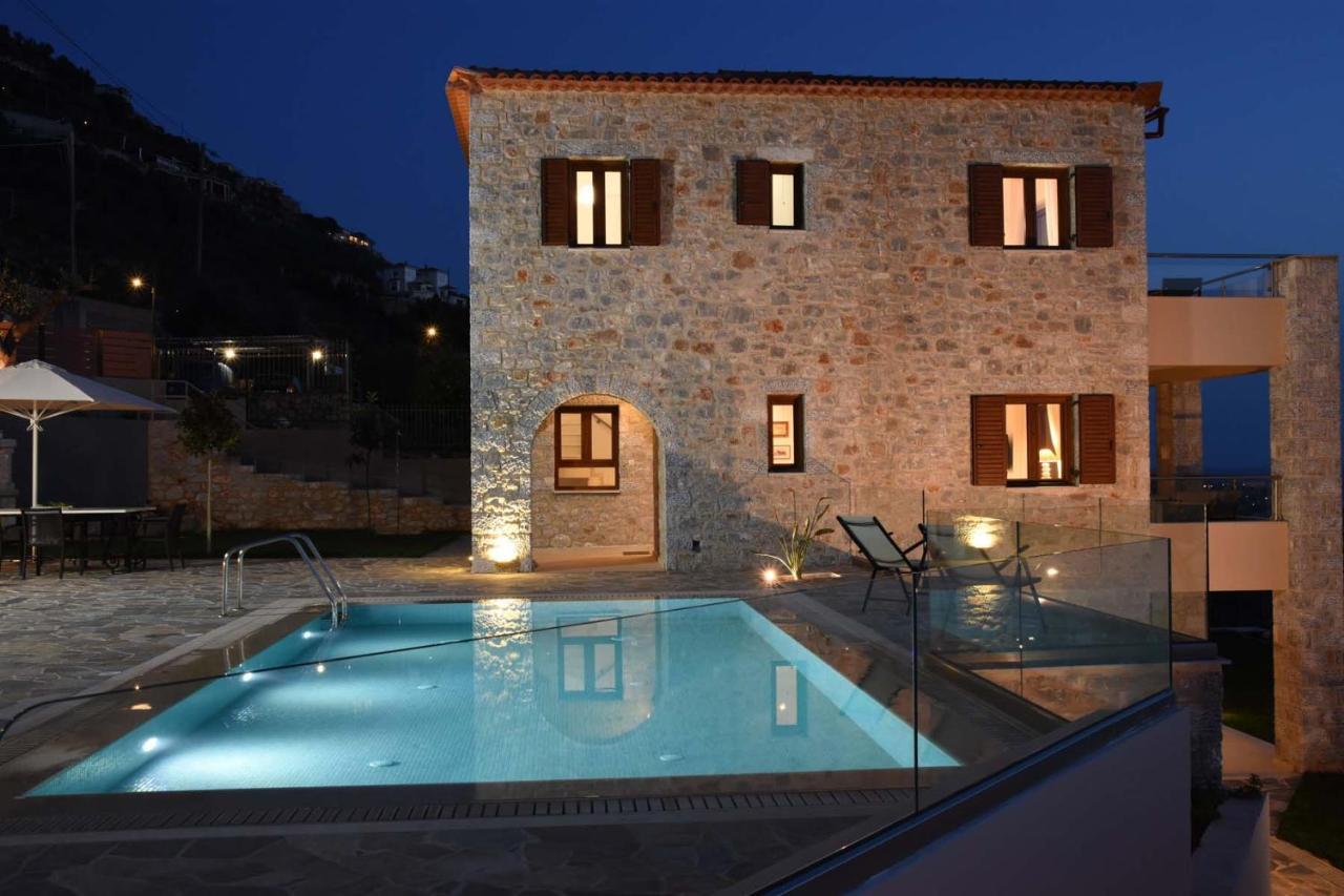 Villa Dafni - Infinite Sea Vistas With Private Pool Kalamata Eksteriør billede