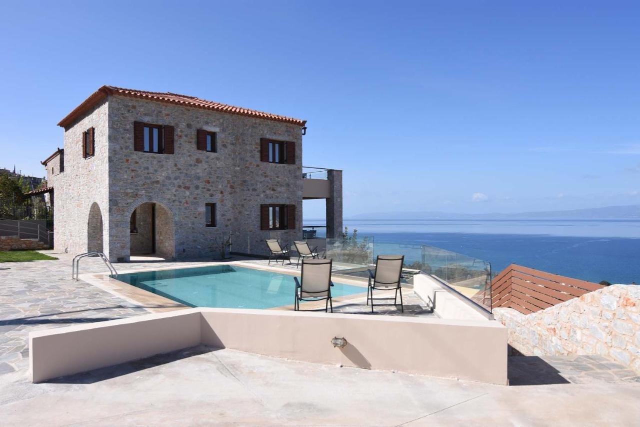 Villa Dafni - Infinite Sea Vistas With Private Pool Kalamata Eksteriør billede
