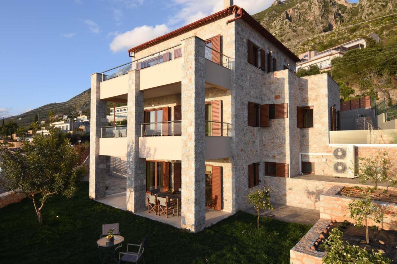 Villa Dafni - Infinite Sea Vistas With Private Pool Kalamata Eksteriør billede