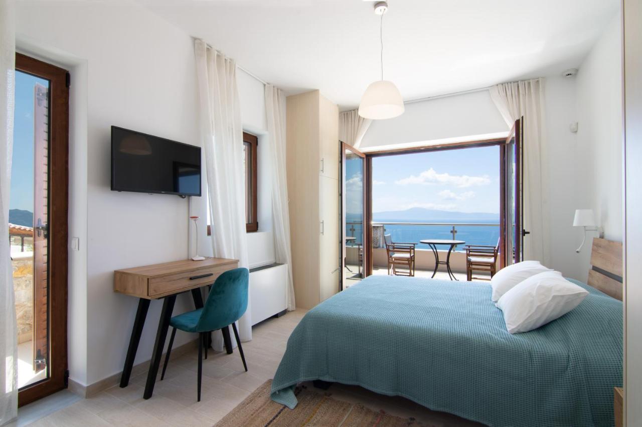 Villa Dafni - Infinite Sea Vistas With Private Pool Kalamata Eksteriør billede
